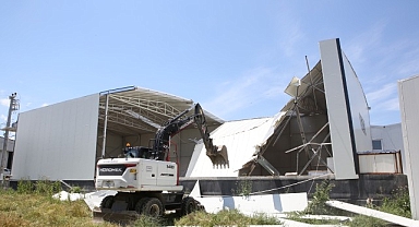 Yaylacık’ta kaçak depo yıkıldı