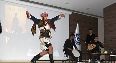 Yazar Ahmet Büke Ege Üniversitesine Konuk Oldu