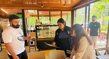 Zabıta ekiplerinden Kemer’de denetim