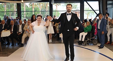 Özel çocuklar podyumda ışıldadı