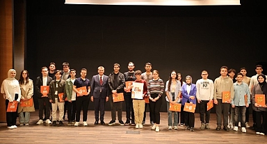 ZEYGEM Atölyelerinden Mezun Olan Gençler Sertifikalarını Başkan Arısoy’un Elinden Aldılar