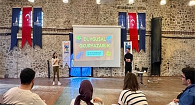 İzmirli gençler “Duygusal Okuryazarlık Atölyesi” ile farkındalık kazandı