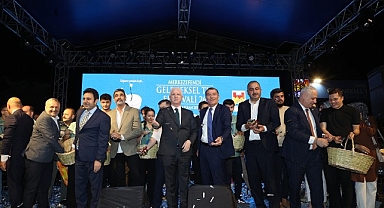 26. Merkezefendi Geleneksel Tıp Festivali Mesir Macunu Dağıtımı ve Uğur Işılak Konseriyle Başladı