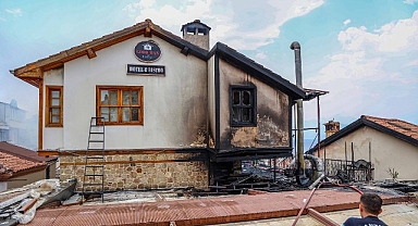 Antalya Büyükşehir İtfaiyesi 3 dakikada müdahale etti