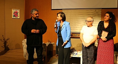 Ayvalık Belediye Tiyatrosu’na ödül yağdı…