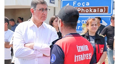 Başkan Tugay Foça’da yangın bölgesinde
