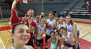 Büyükşehir Basketbol Yerel Ligi Büyük Kadınlar da şampiyon oldu