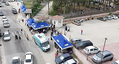 Canik Belediyesi YKS’ye giren öğrencilere ve ailelere ikramlarda bulundu.