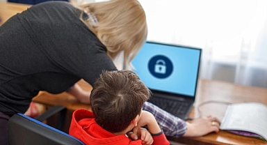 Dijital dünyada çocuklarınızı yalnız bırakmayın