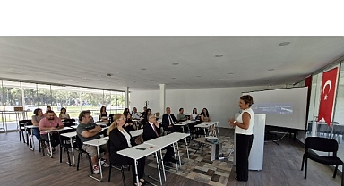 EÜ Eğitim Bilimleri Enstitüsünden “Yapay Zekâ Okuryazarlığı”nı artırmayı hedefleyen eğitim platformu