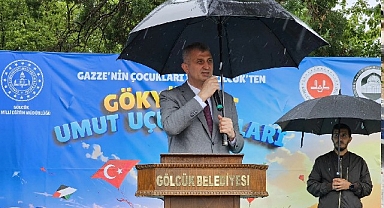 Gölcük’te yüzlerce kişi yağmur altında Filistin için tek yürek oldu