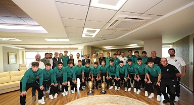 Kocaelispor’un şampiyon gençleri Büyükakın’a geldi