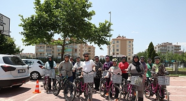 KOMEK’te Kadınlar İçin Verilen Bisiklet Kullanma Eğitimi Büyük Beğeni Görüyor