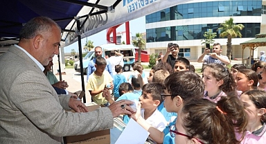 Çocuklardan Başkan İbrahim Sandıkçı’ya Sevgi Seli