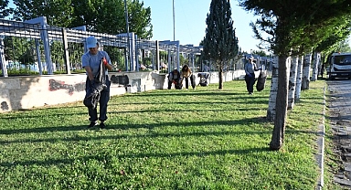 Salihli Belediyesi Temizlik İşleri ile Park ve Bahçeler Müdürlüğü ekiplerimiz, Gümüşçayı ve Kurşunlu piknik alanlarını titizlikle temizleyerek pırıl pırıl hale getirdi.