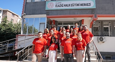 Vodafone gönüllüleri, Elazığ’da iyiliğin yanında durdu