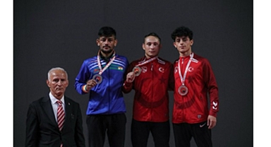 İzmir Büyükşehir Belediyesi güreşte de zirvede