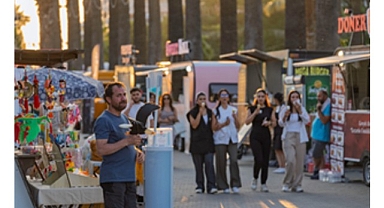 İzmirliler “Yaza Merhaba” dedi