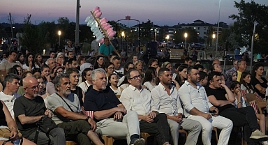 Açık hava film gösterimleri ‘Paranoya’ ile başladı