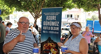 Antalya Büyükşehir Belediyesi’nin geleneksel aşure ikramları devam ediyor