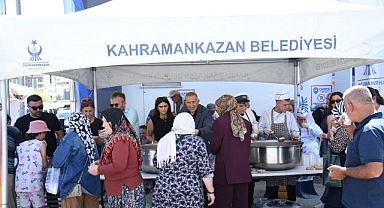 Aşure İkramıyla Kültürel Değerler Yaşatıldı