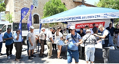 Aydın Büyükşehir Belediyesi’nden Vatandaşlara Aşure İkramı