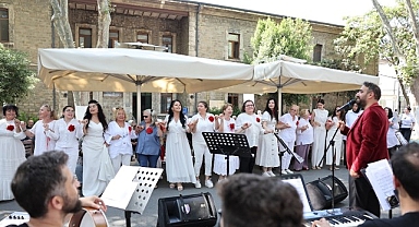 Bağcılar Belediyesi Türk Halk Müziği Korosu’ndan Darülaceze’de Anlamlı Konser