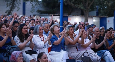 Burhaniye Belediyesi Kadınlar Korosundan Unutulmaz Bir Gece