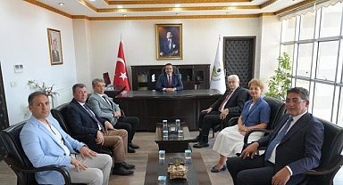 Burhaniye Belediyesi’nden Yeni Kaymakama Ziyaret