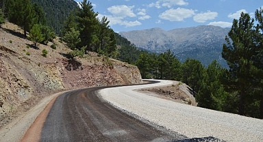 Büyükşehir’in kırsalda yol atağı sürüyor