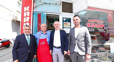 Düğüne gitti, proje inceledi, vatandaşla sohbet etti