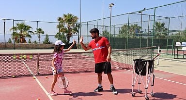 Geleceğin Tenisçilerine Başkan Çerçioğlu’ndan Tam Destek