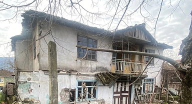 Gölcük Belediyesi riskli yapılara geçit vermiyor