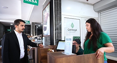 Güner, Öğle Yemeğini Vatandaşlarla Birlikte Yedi
