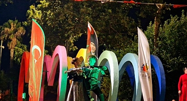 Gürcü dans topluluğundan Kemer’de muhteşem şov