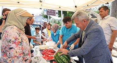 Kandıra Belediyesi’nin Düzenlediği Karpuz Tadım Etkinliğine VatandaşlardanYoğun İlgi