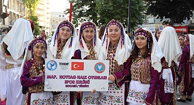 Kocaeli’de 2. Balkan Halk Oyunları rüzgârı esti