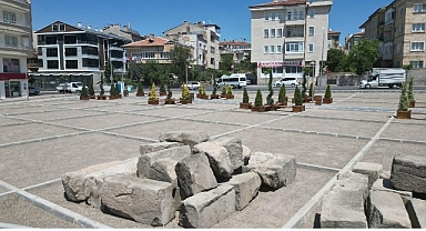 Nevşehir Emek Apadanası: Pers Mimarisine Ait Bir Yapı Örneği