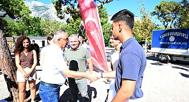 Kemer’de sahil temizliği yapıldı