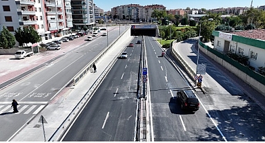 Konya Büyükşehir Vatan Caddesi Köprülü Kavşağı’nda Yol Kalitesini Yükseltti
