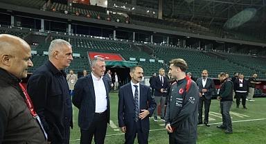 Tarihi maç öncesi Milli Takım’a moral verdiler